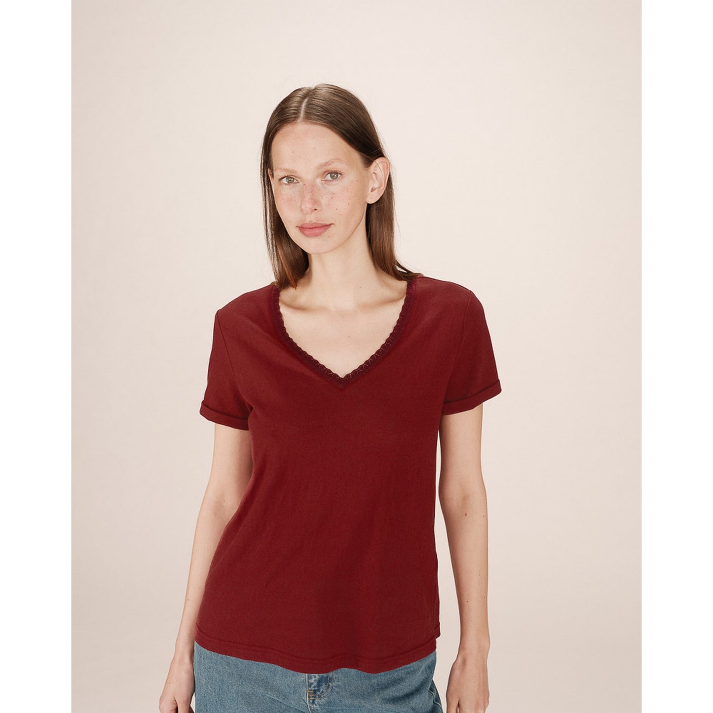 T-Shirt con Scollo a V