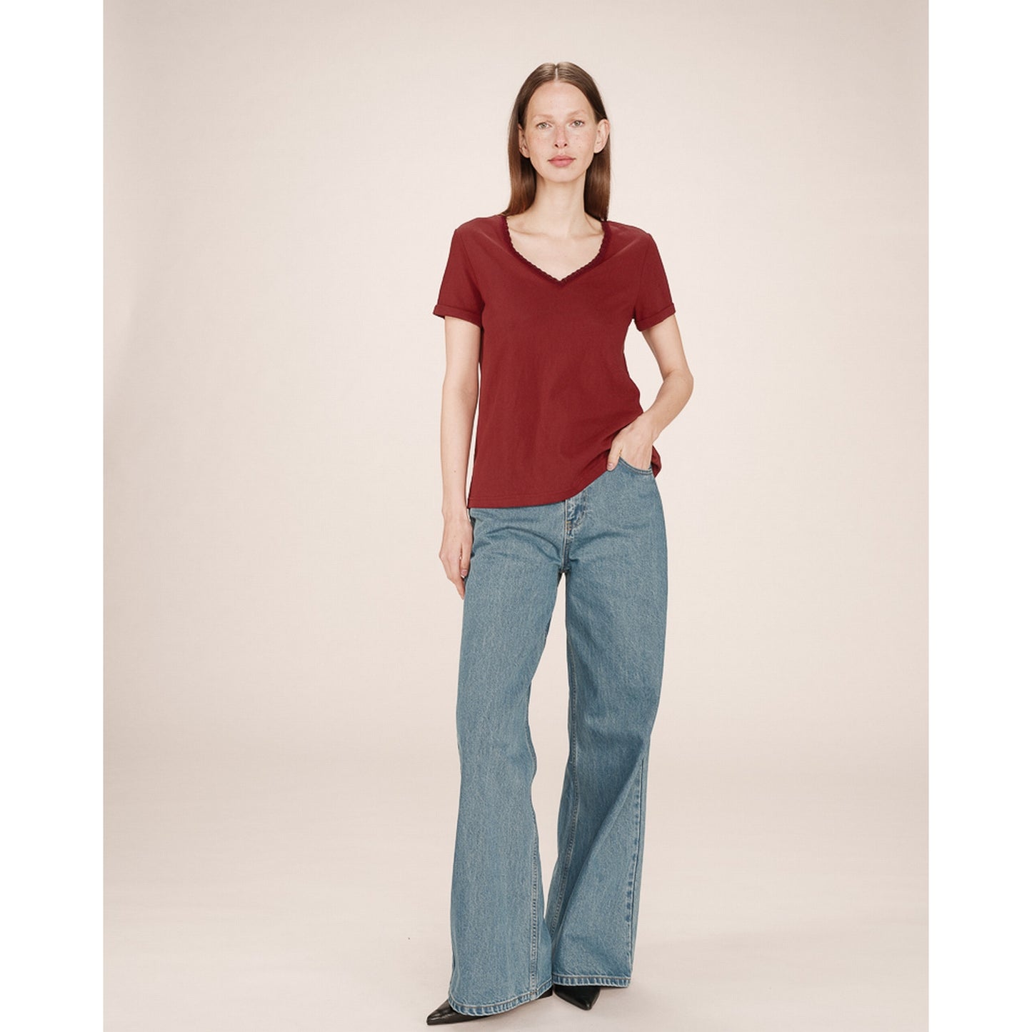 T-Shirt con Scollo a V