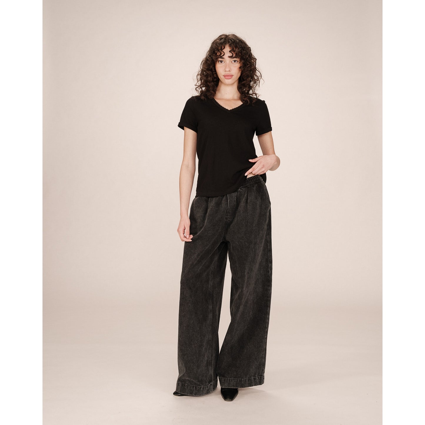 T-Shirt con Scollo a V