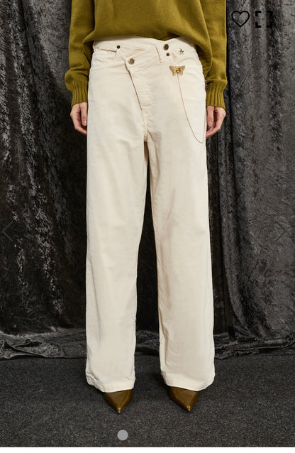 PANTALONE CON APPLICAZIONI REMOVIBILI