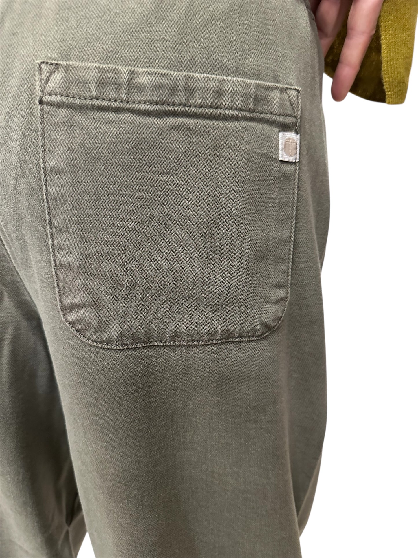 PANTALONE CON ELASTICO IN VITA