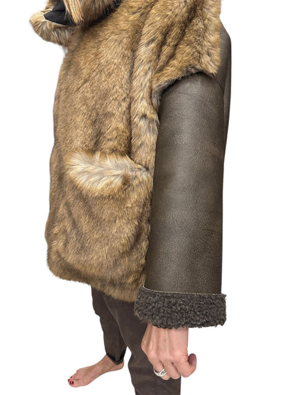 ECOPELLICCIA CON MANICHE E RETRO IN ECOMONTONE